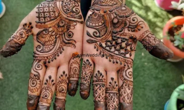 Dhanashree mehandi artist